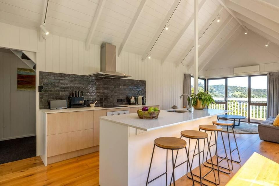 MAKORA LOOKOUT - Coast and Country House in Auckland Region