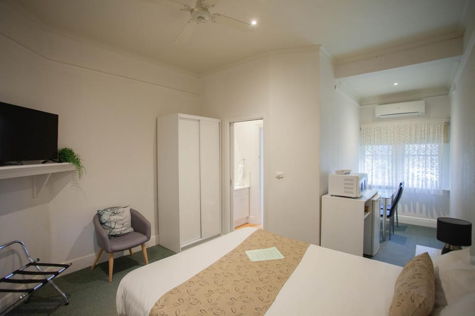 Ballarat Station Apartments Queen studio with Spa Apartment in Ballarat