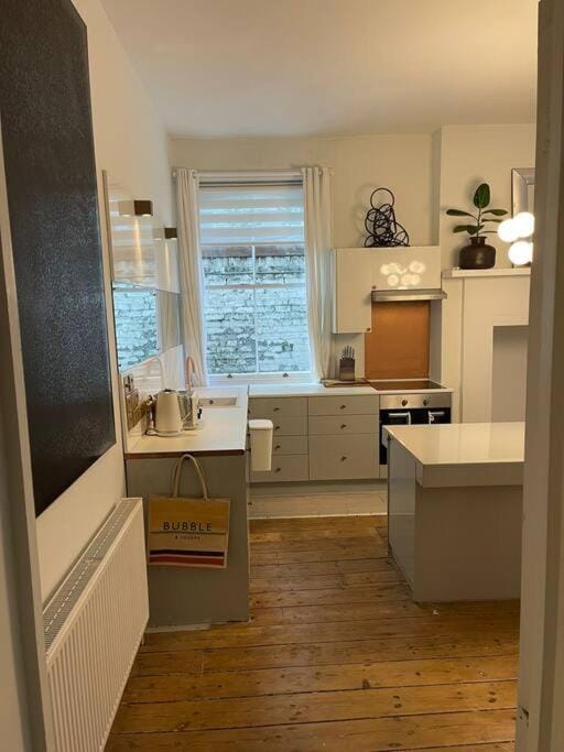 2 Large One Bed , Prime Location and Quiet Apartment in Hove