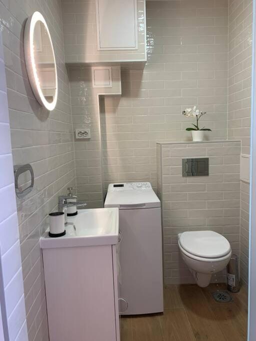 Toilet, Bathroom