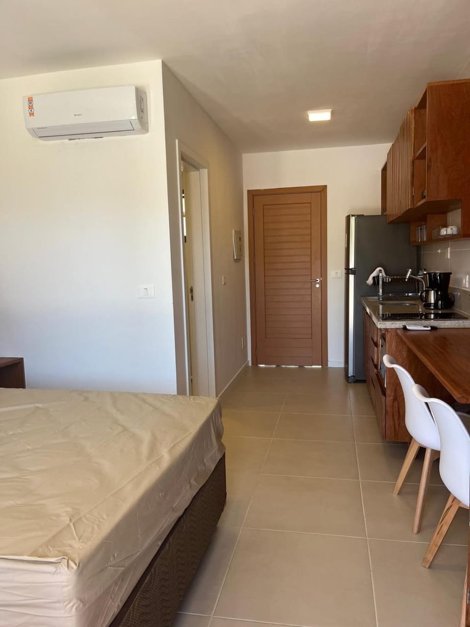 Bed, Kitchen or kitchenette, Photo of the whole room, Dining area, Bedroom, minibar, air conditioner