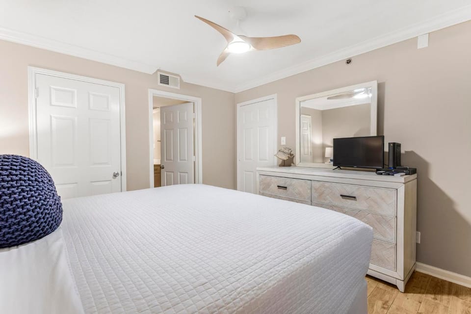 Tradewinds 106 by Vacation Homes Collection Apartment in Orange Beach