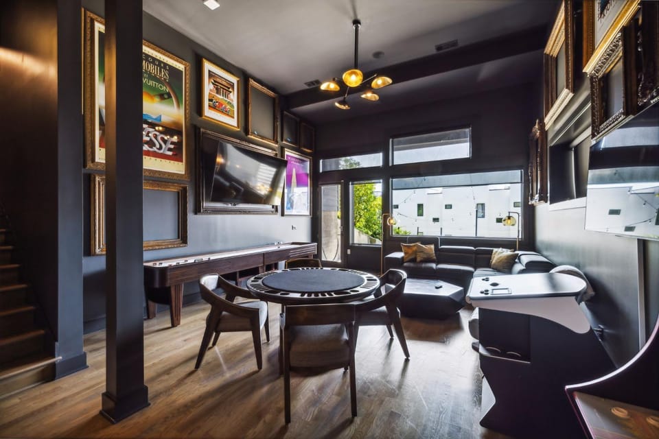 Epic Luxury Mansion w Nashville Skyline Views House in East Nashville