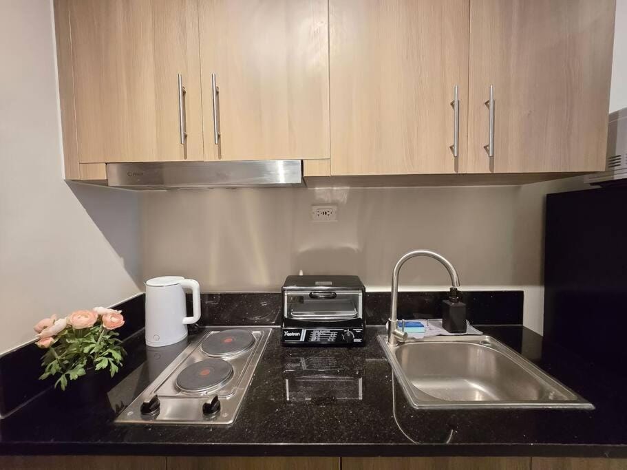 1BR Condotel with Balcony at FAME Residences #FM59 Apartment in Mandaluyong