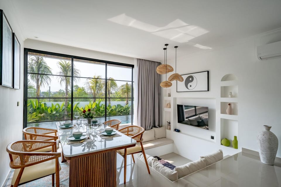TV and multimedia, Living room, Dining area, air conditioner