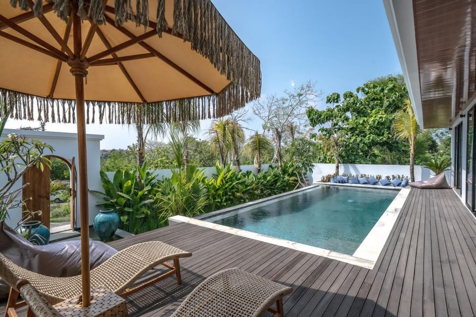 Patio, Natural landscape, Garden, View (from property/room), Balcony/Terrace, Garden view, Pool view, Swimming pool, sunbed