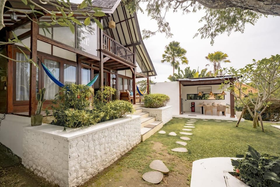 Property building, Day, Garden, Garden view