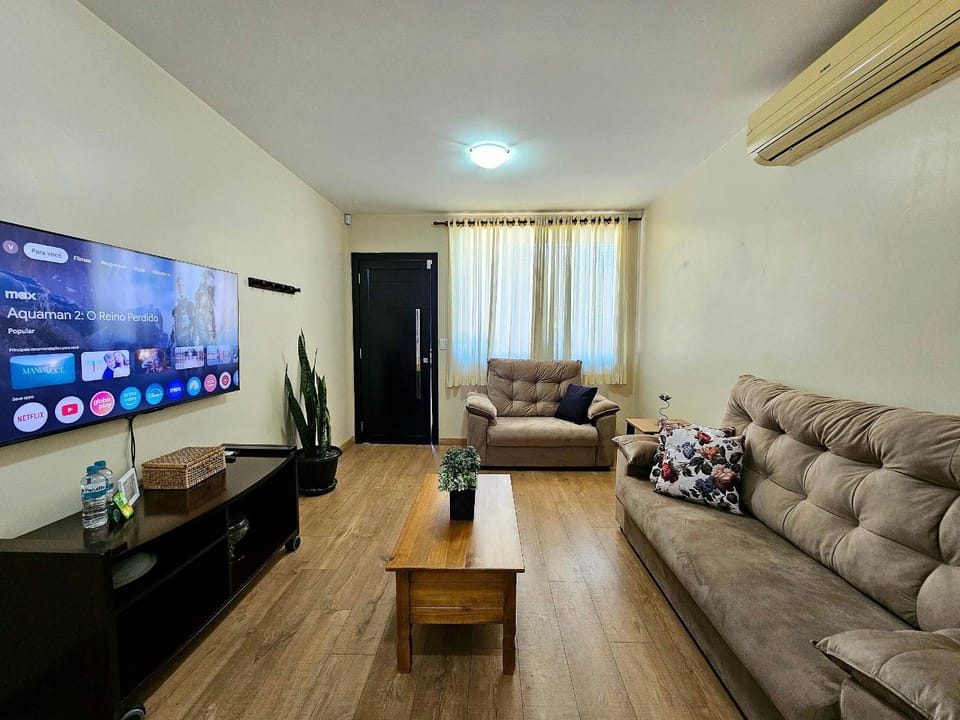 Casa Quintal amplo 3 quartos prox centro House in Foz do Iguaçu