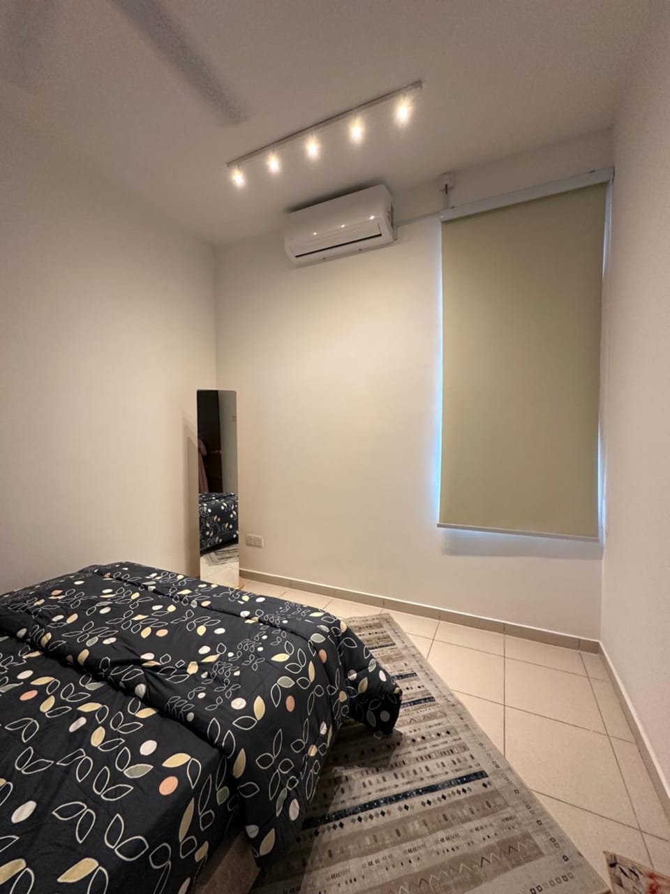 Bed, Photo of the whole room, Bedroom, air conditioner