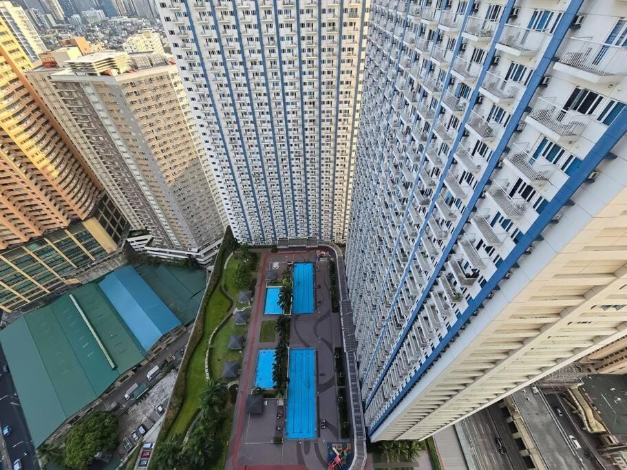 1BR Condotel with Balcony at SM Light Residences #LT08 Apartment in Mandaluyong