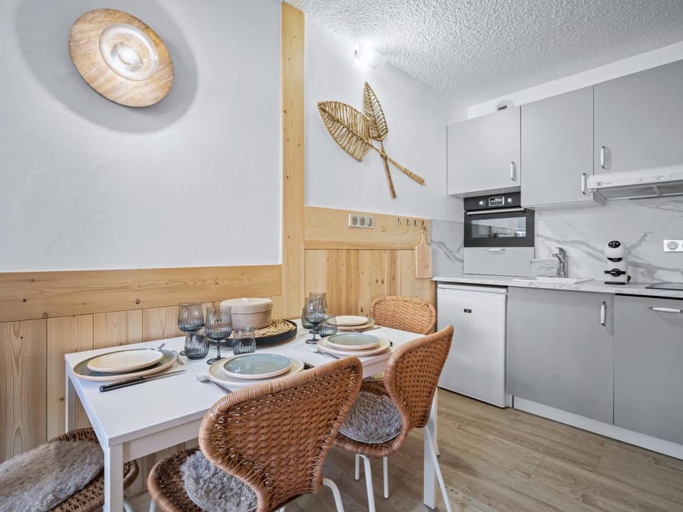 Appartement moderne proche centre et pistes avec WIFI - FR-1-640-69 Apartment in Les Allues