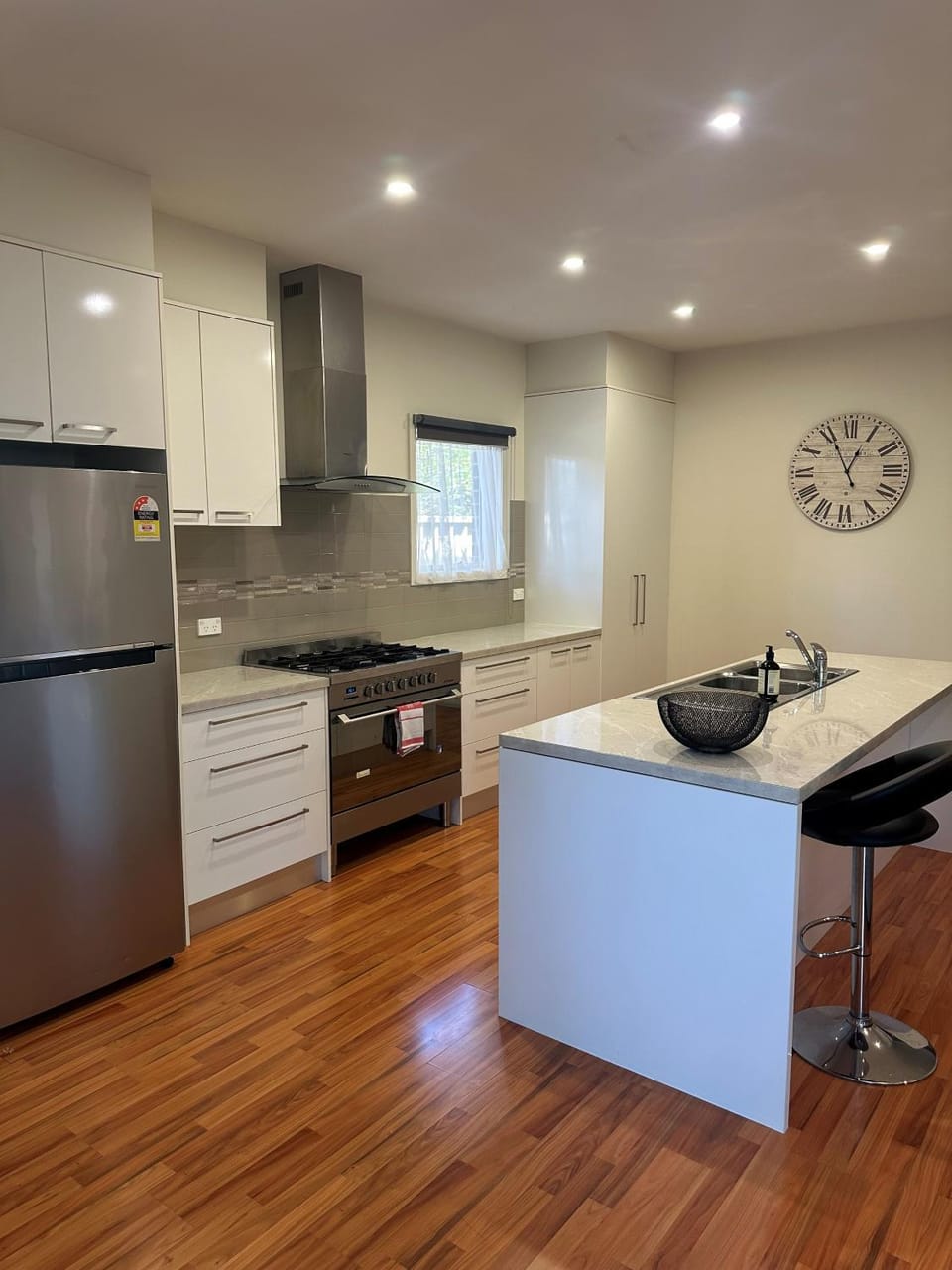 L'barza Delightful Family Townhouse with courtyard - 3 bedrooms Apartment in Shepparton