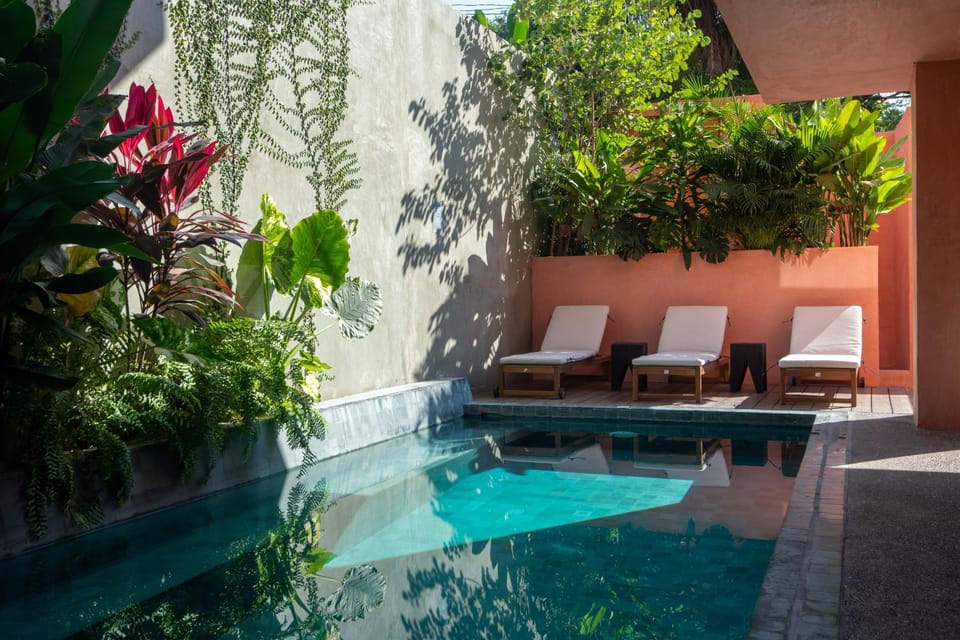 Pool view, Swimming pool, sunbed