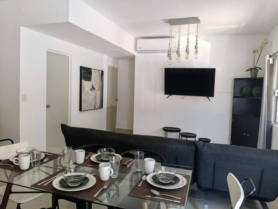 Communal lounge/ TV room, TV and multimedia, Living room, Seating area, Dining area, air conditioner