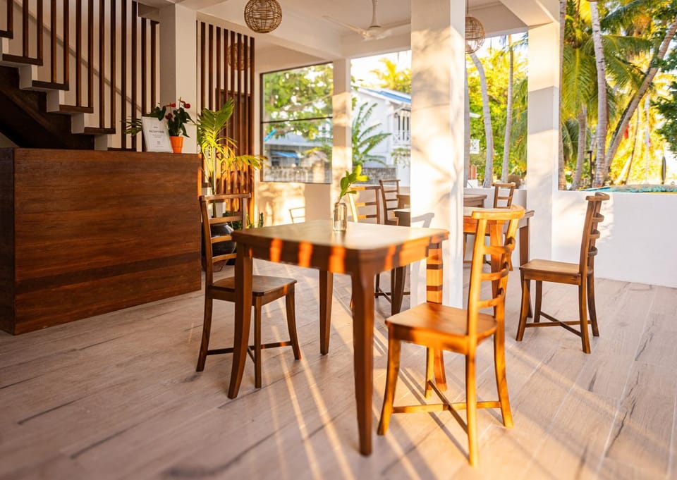 Restaurant/places to eat, Dining area