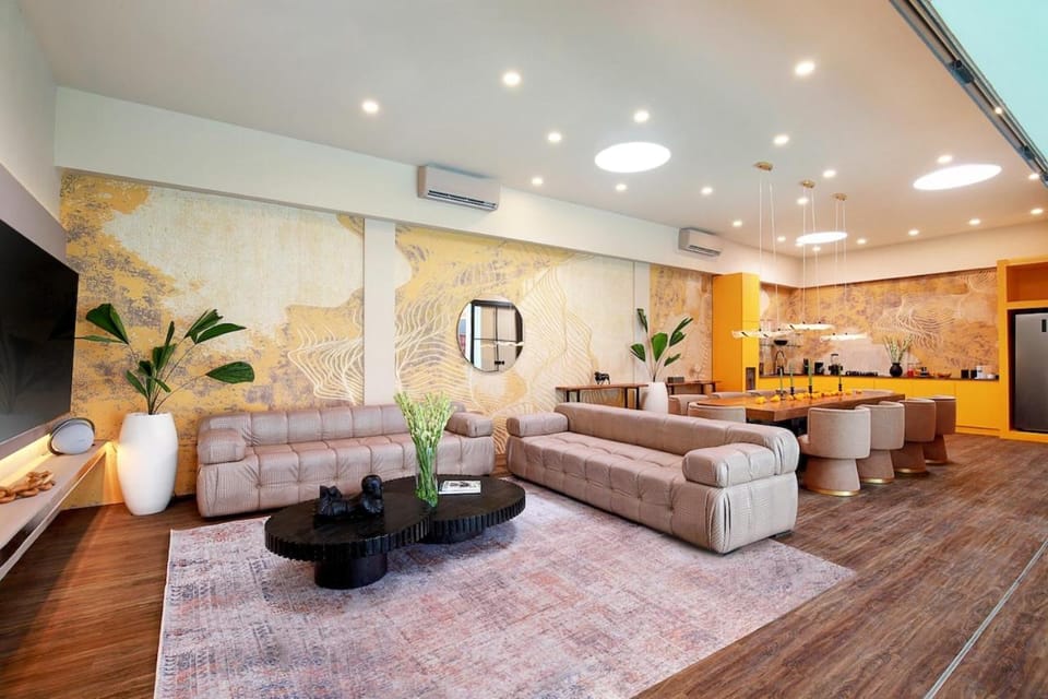 TV and multimedia, Living room, Seating area, air conditioner