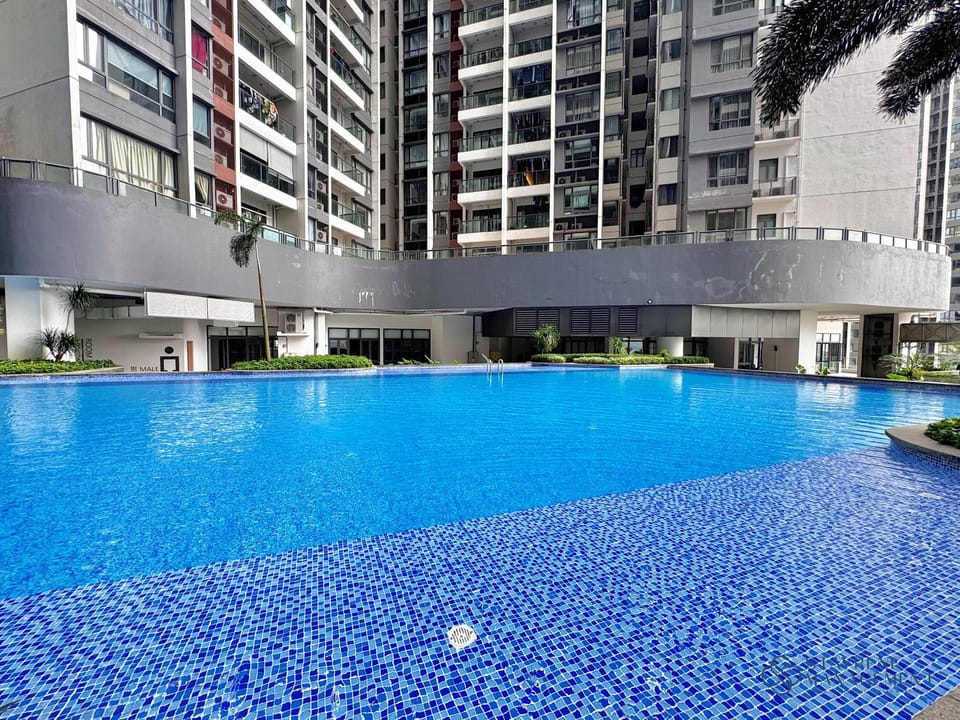 Swimming pool, Swimming pool