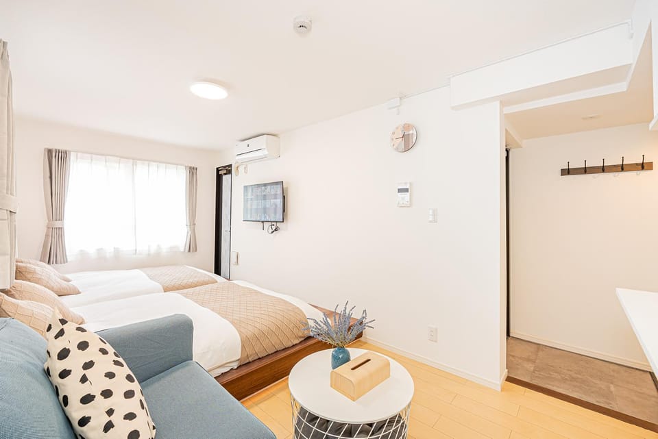 Bed, TV and multimedia, Photo of the whole room, internet, air conditioner