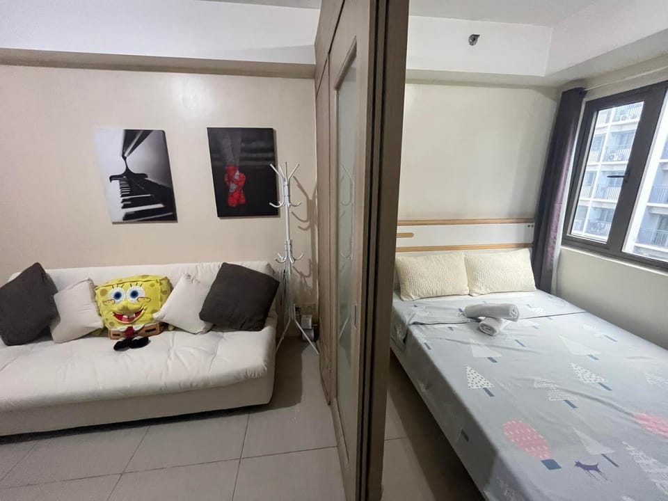 Shore Family Suite 2 Beds WiFi TV Near MOA CASINO NAIA 9120 Apartment in Pasay