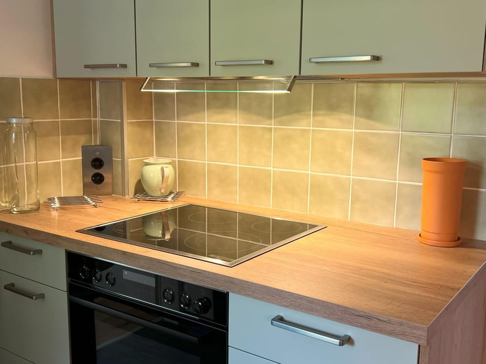Kitchen or kitchenette, Kitchen or kitchenette