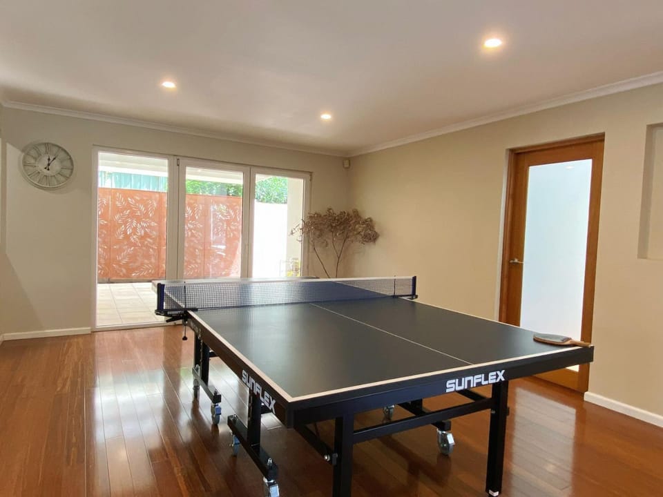Table tennis