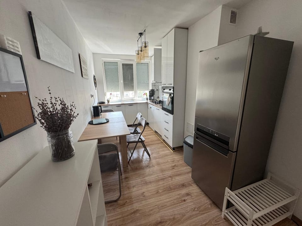 Kitchen or kitchenette, oven