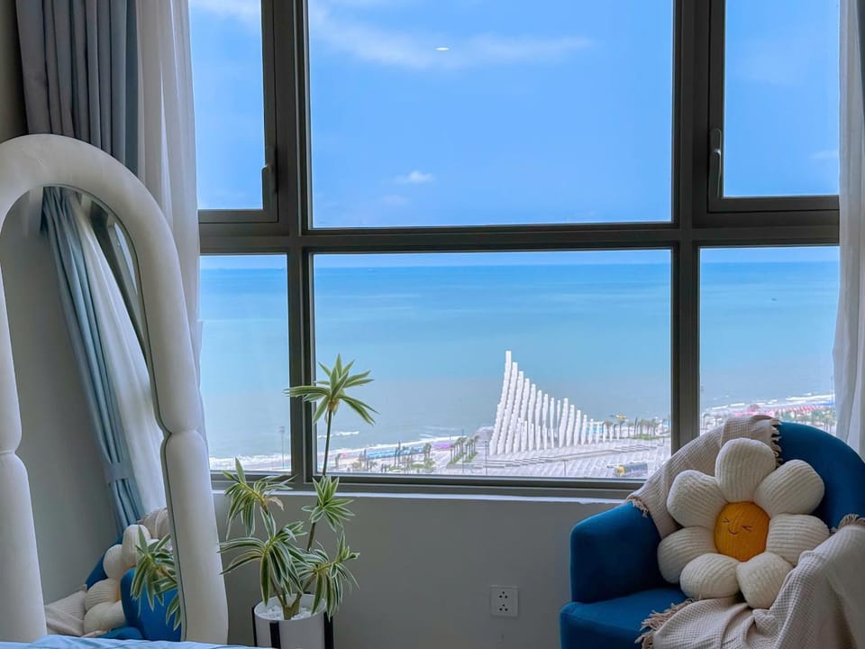 Living room, Sea view
