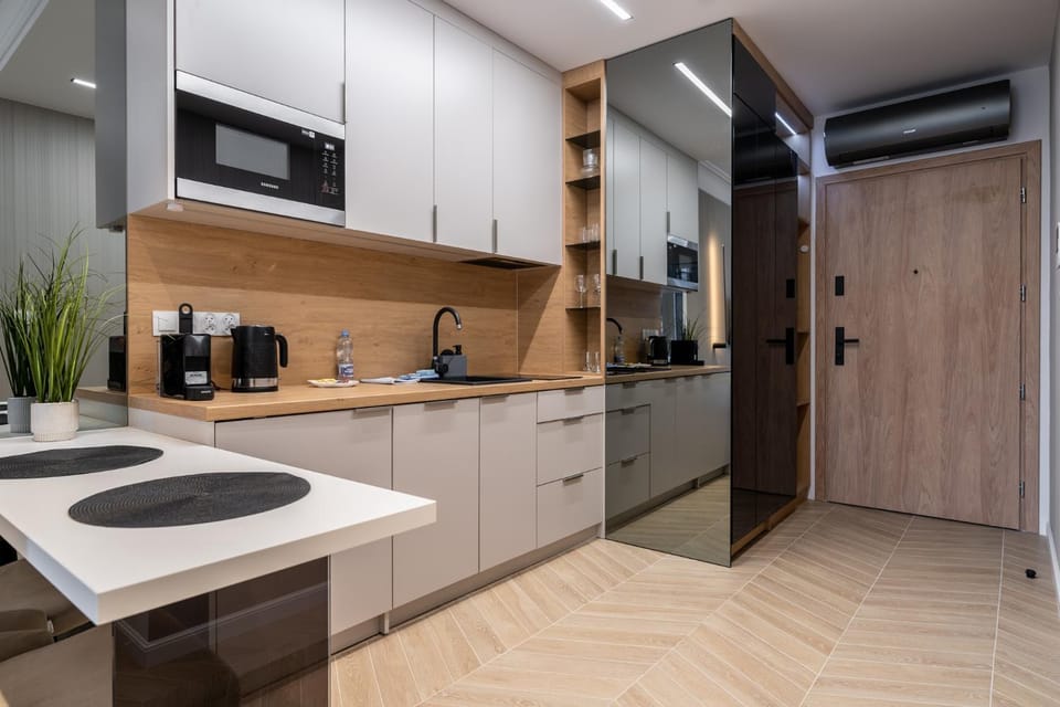 Coffee/tea facilities, Kitchen or kitchenette, dishwasher, oven, stove
