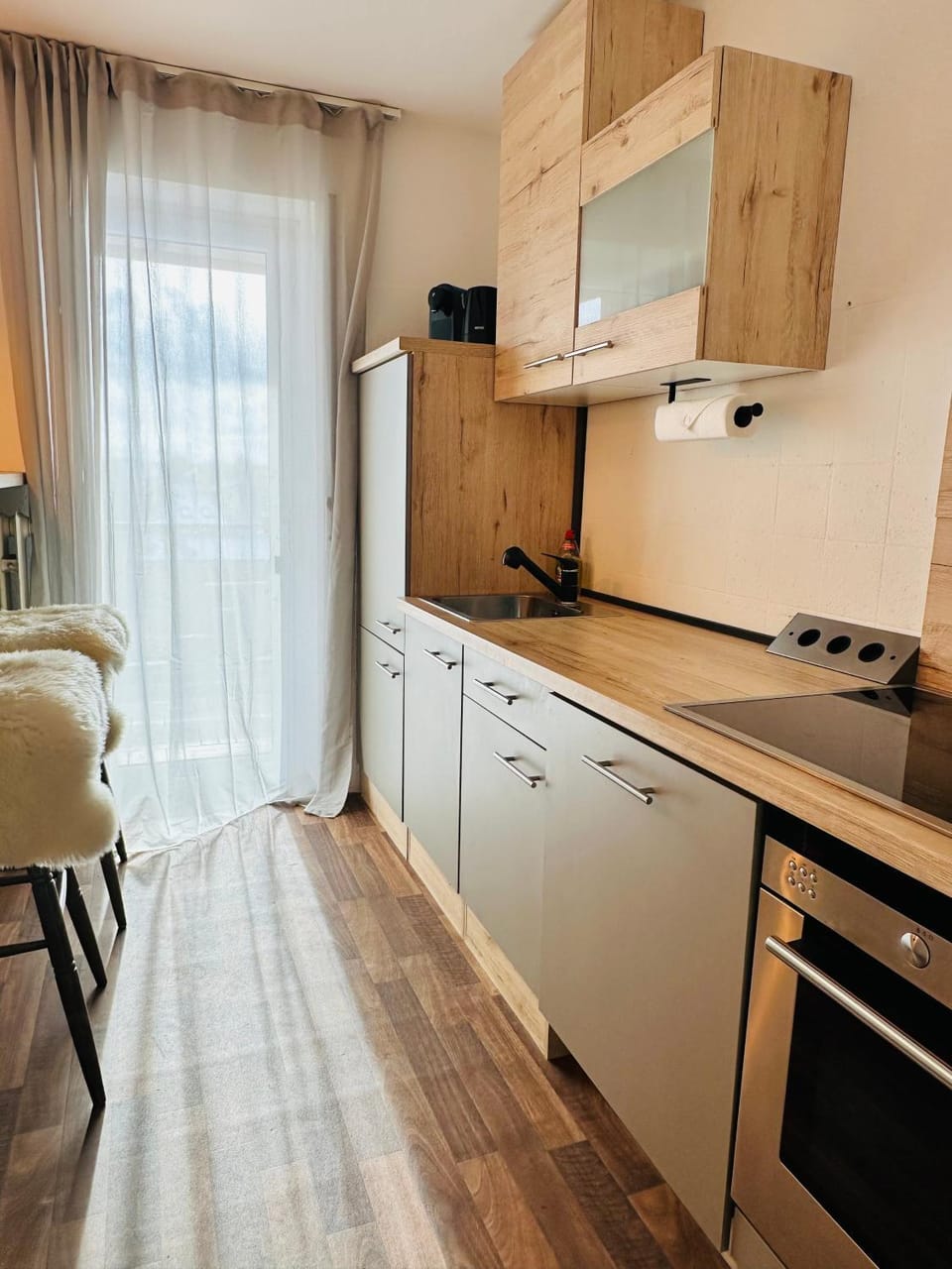 Kitchen or kitchenette, Dining area, dishwasher, oven, pet friendly, stove
