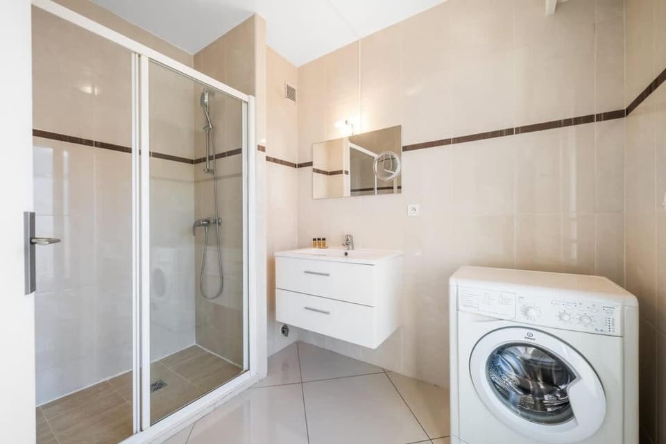 Rives d'or, Superbe 2p traversant, vue imprenable sur la mer Apartment in Roquebrune-Cap-Martin
