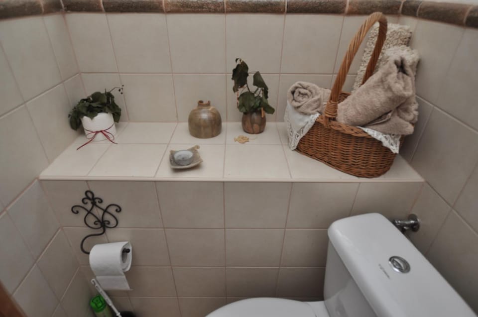 Bathroom, Decorative detail