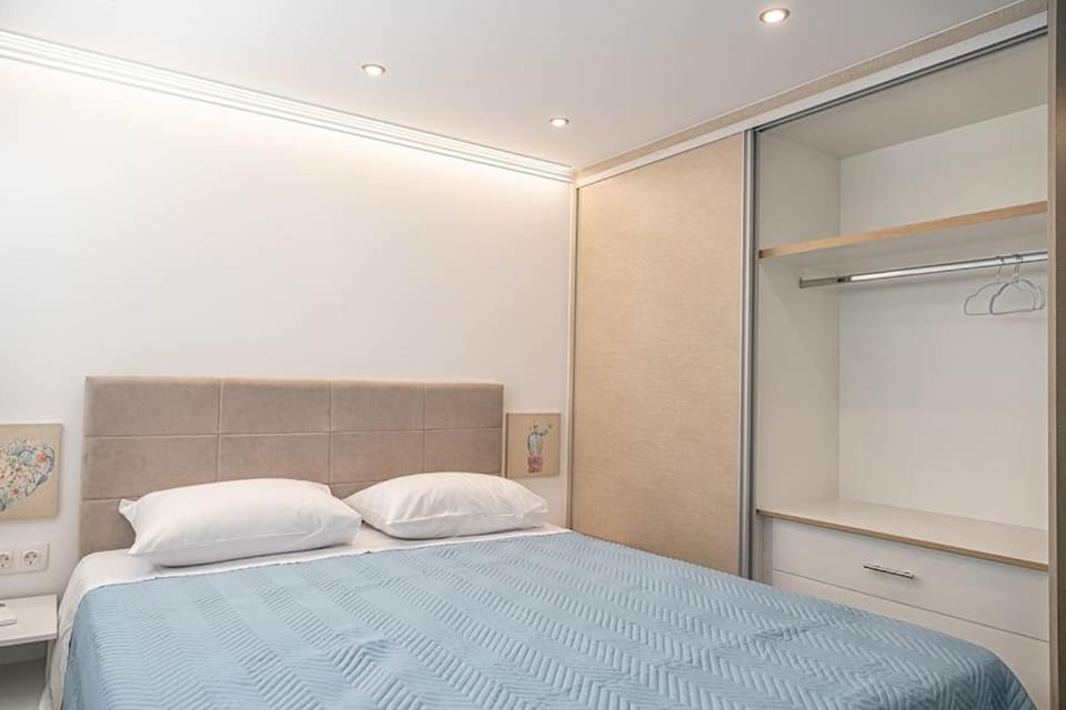 Bed, Bedroom, wardrobe