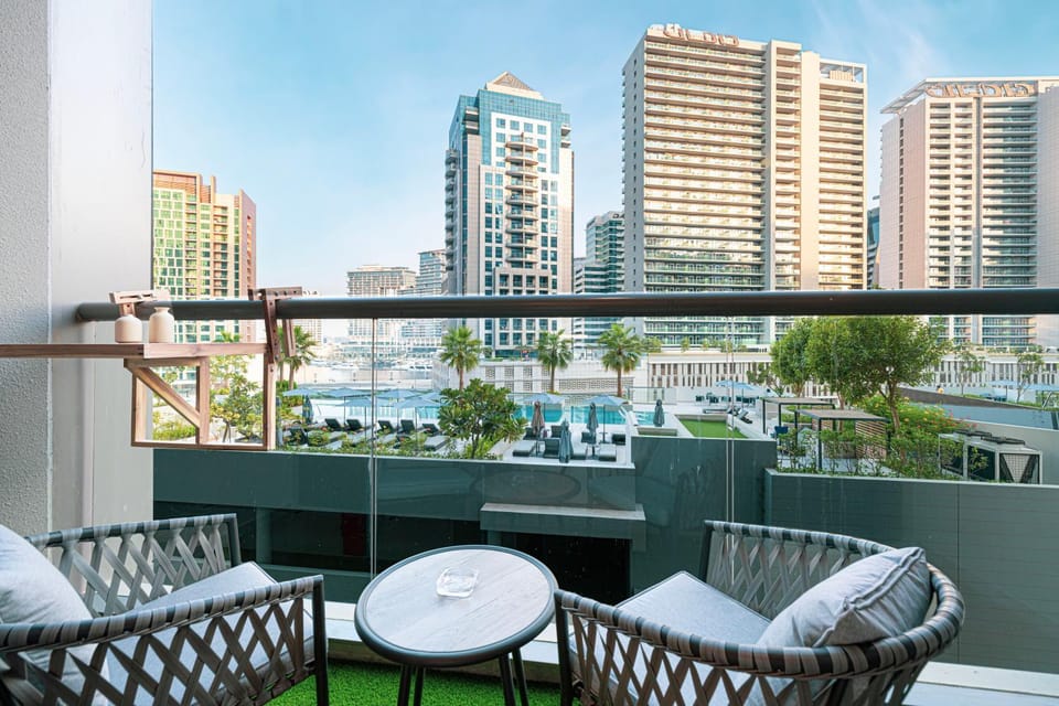 Luxurious New Studio! 2 Double Beds! Sleek Design & High-End Amenities in Dubai Downtown Apartment in Dubai