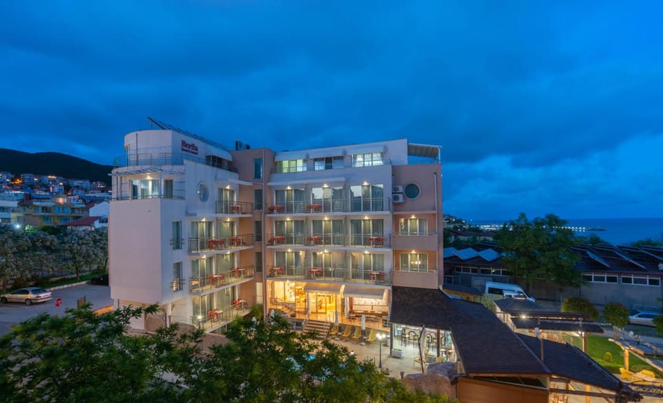 Property building, Night, Natural landscape, On site, City view, Sea view