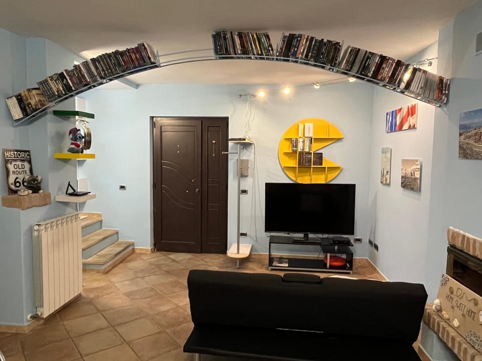 Communal lounge/ TV room