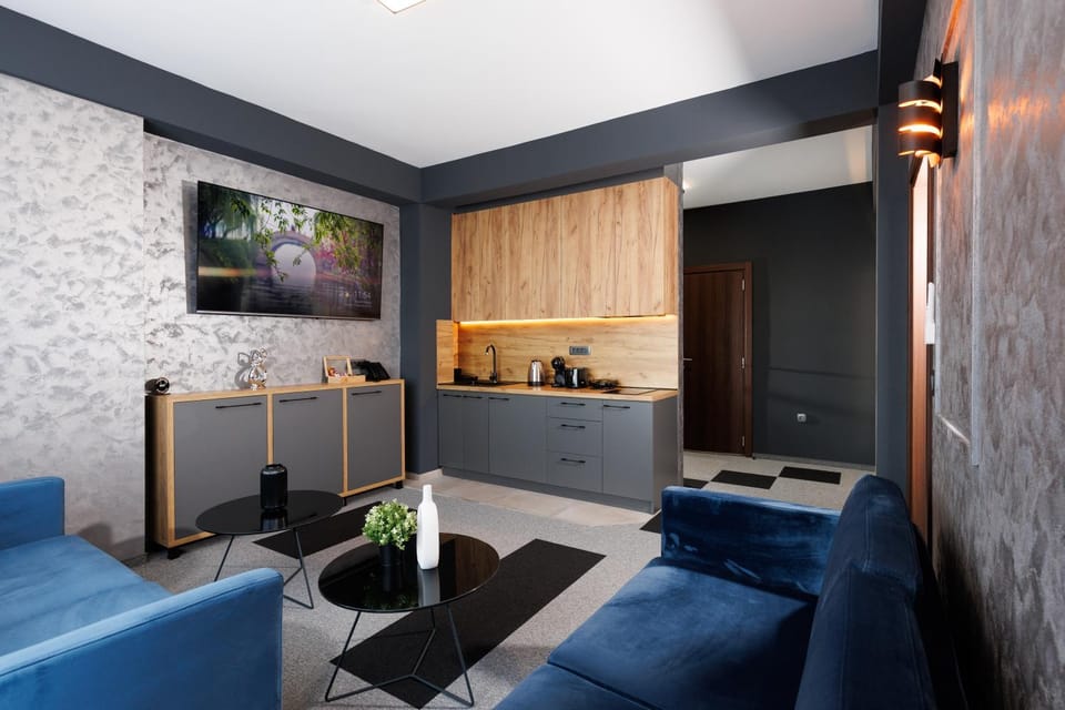 TV and multimedia, Kitchen or kitchenette, Living room, Seating area, minibar