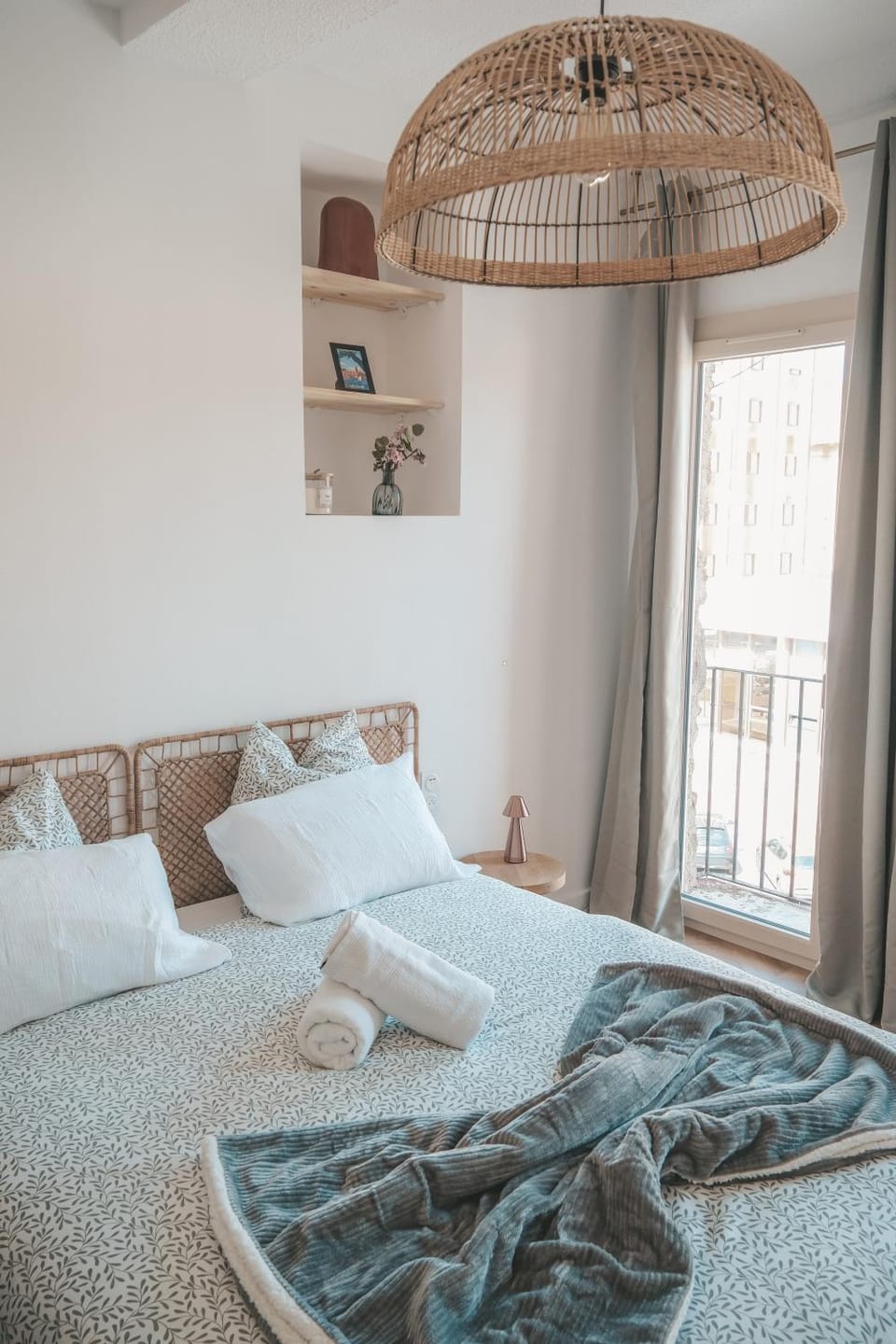 Photo of the whole room, Bedroom