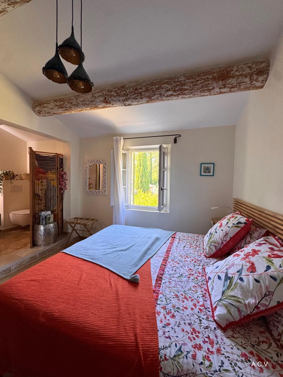 Bed, Photo of the whole room, Bedroom