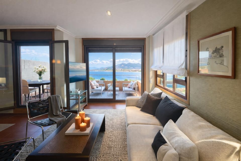 TV and multimedia, Living room, Sea view