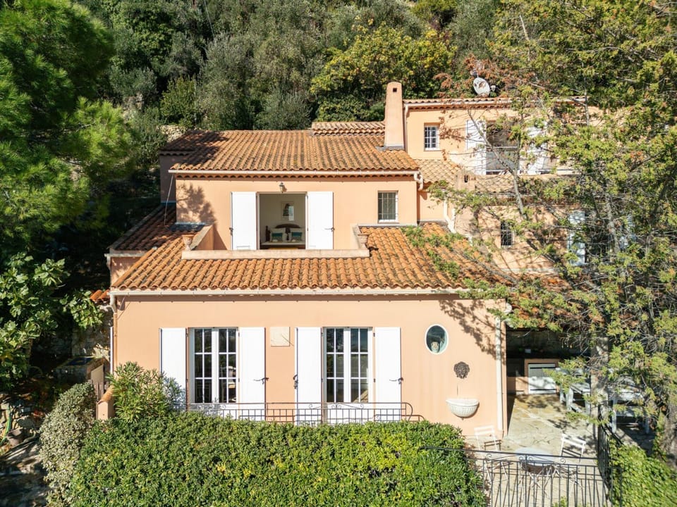 LA VILLA avec vue panoramique sur la Mer - Parking privé - Jacuzzi Villa in Menton