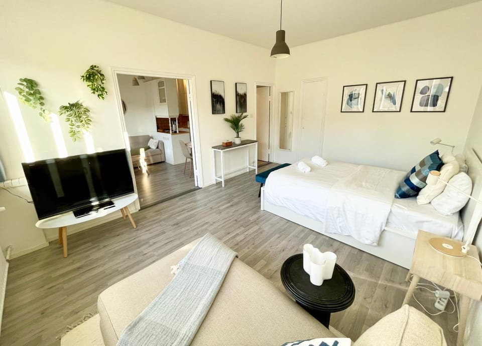 Communal lounge/ TV room, Seating area, Bedroom