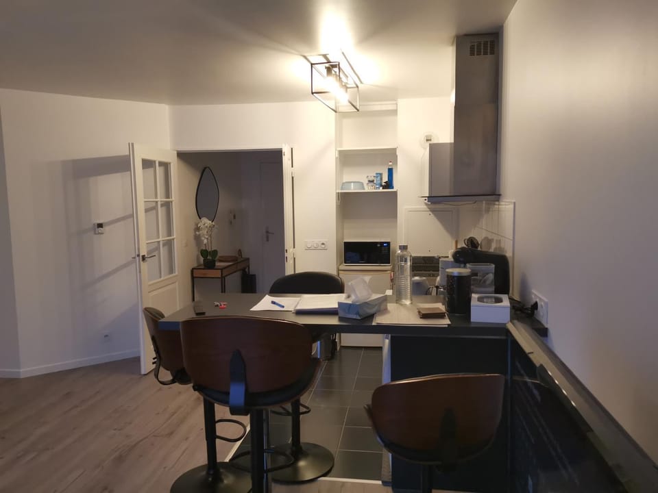 Kitchen or kitchenette, Swimming pool