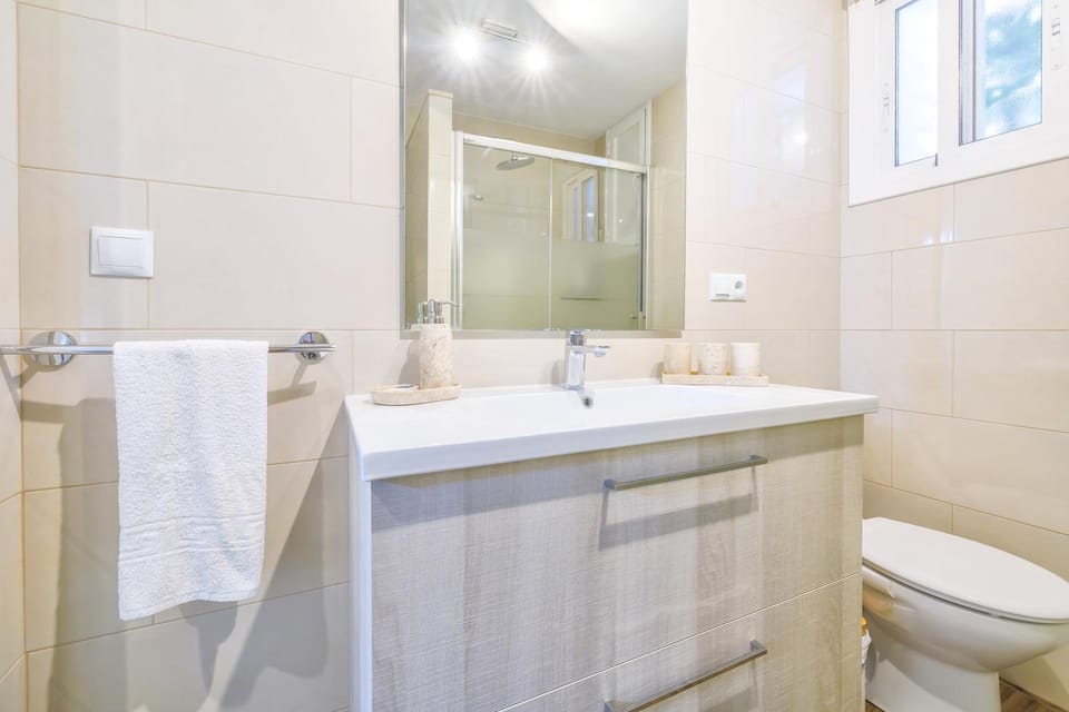 Shower, Toilet, Bathroom