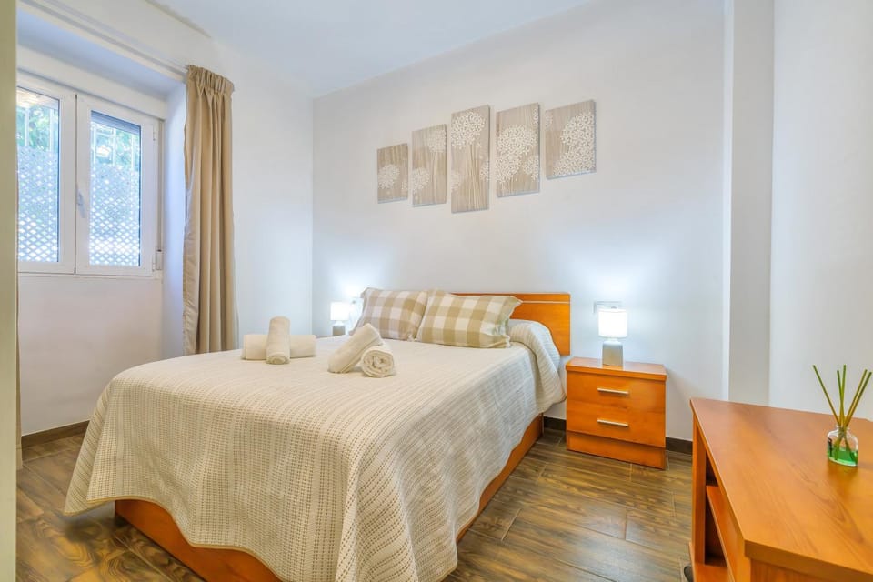 Bed, Bedroom, heating, towels, air conditioner