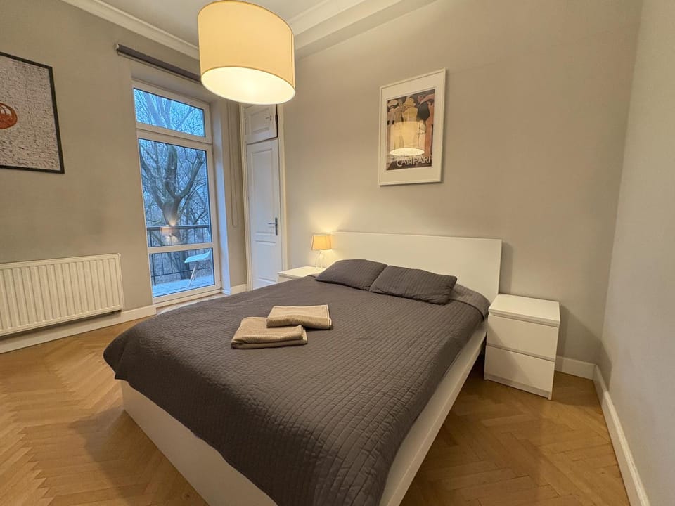 Bed, Photo of the whole room, Bedroom, internet, towels