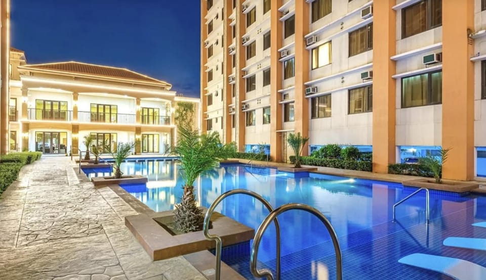 Property building, Pool view, Swimming pool, sunbed