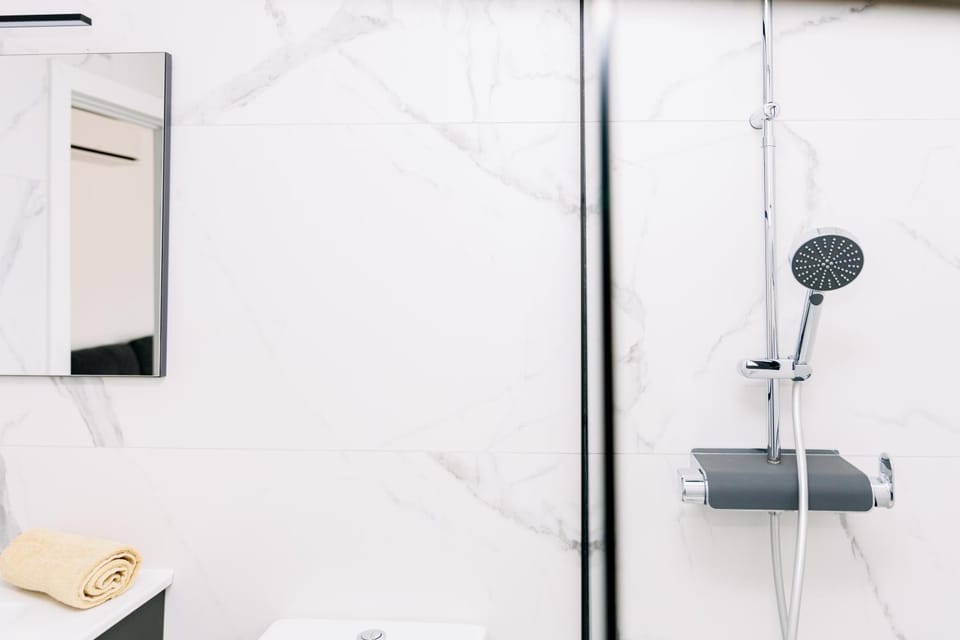 Shower, Bathroom, towels