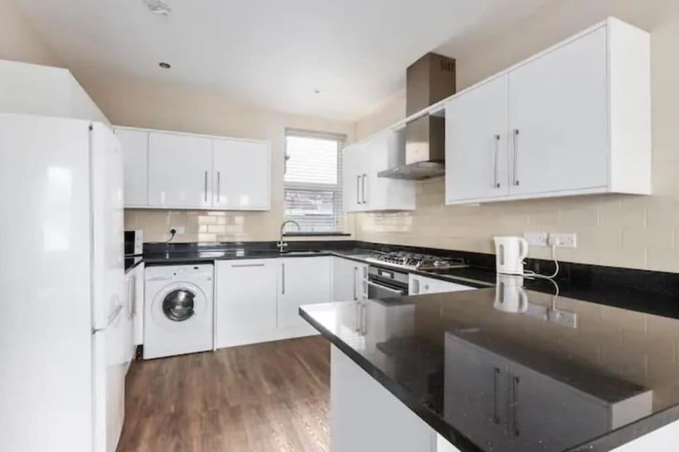 Kitchen or kitchenette, oven, stove