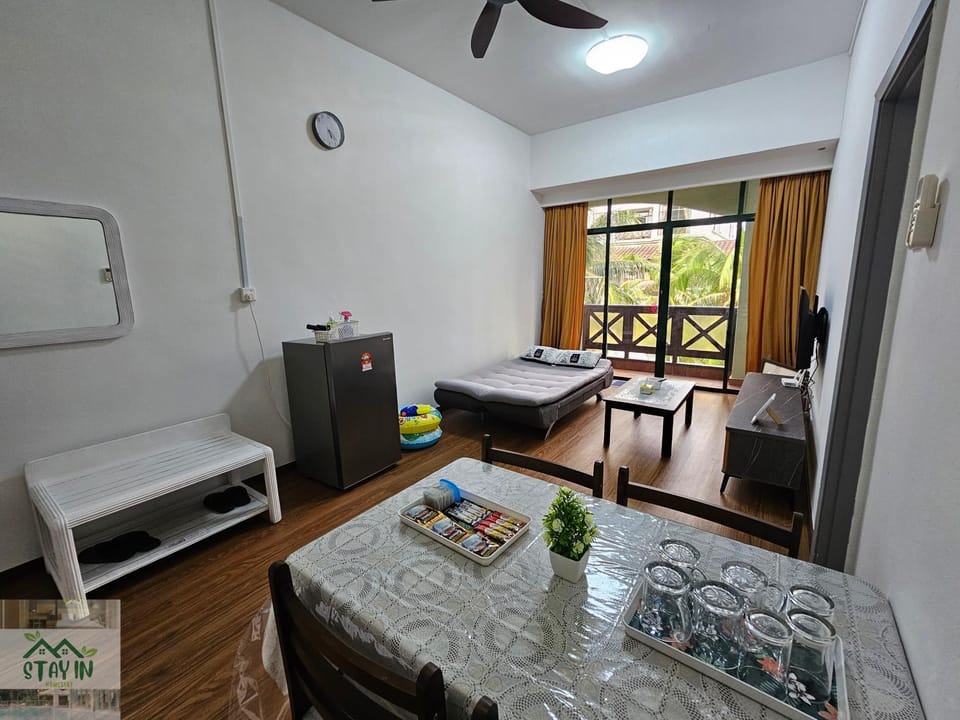 Living room, Dining area