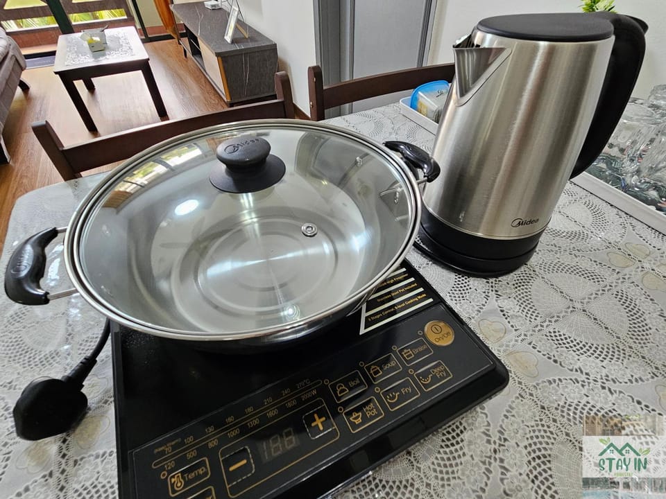 Kitchen or kitchenette, kitchen